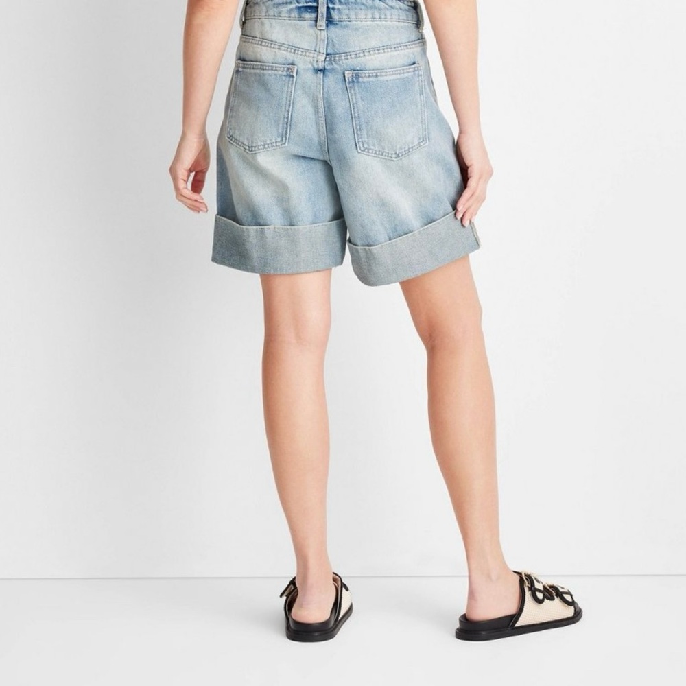 Women’s Mid-Rise Wide Cuff Baggy Denim Shorts - Picture 2 of 9